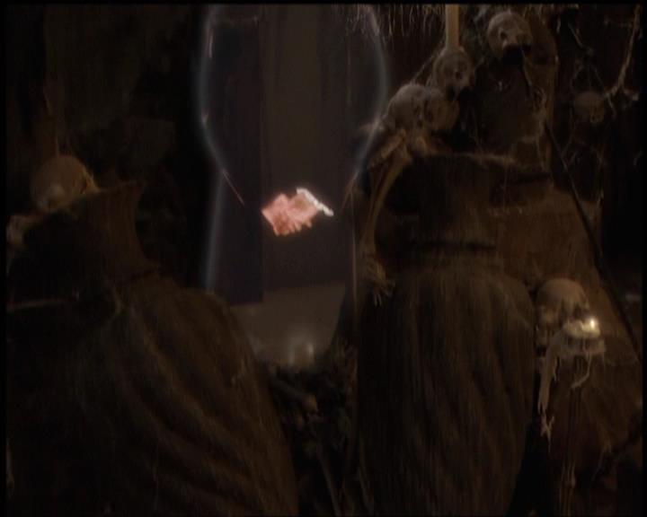 Charmed-Online-dot-net_5x21NecromancingTheStone0551.jpg Charmed-Online-dot-net_5x21NecromancingTheStone0551.jpg