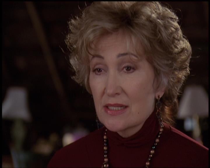 Charmed-Online-dot-net_5x21NecromancingTheStone0975.jpg Charmed-Online-dot-net_5x21NecromancingTheStone0975.jpg