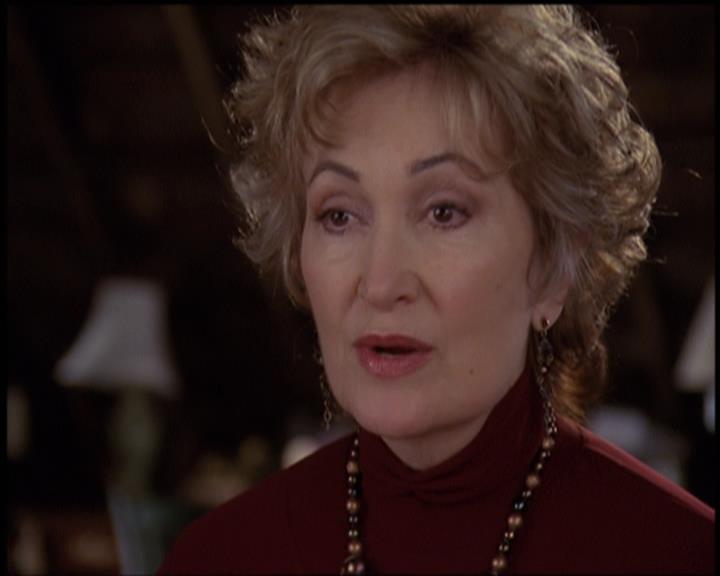 Charmed-Online-dot-net_5x21NecromancingTheStone0985.jpg Charmed-Online-dot-net_5x21NecromancingTheStone0985.jpg