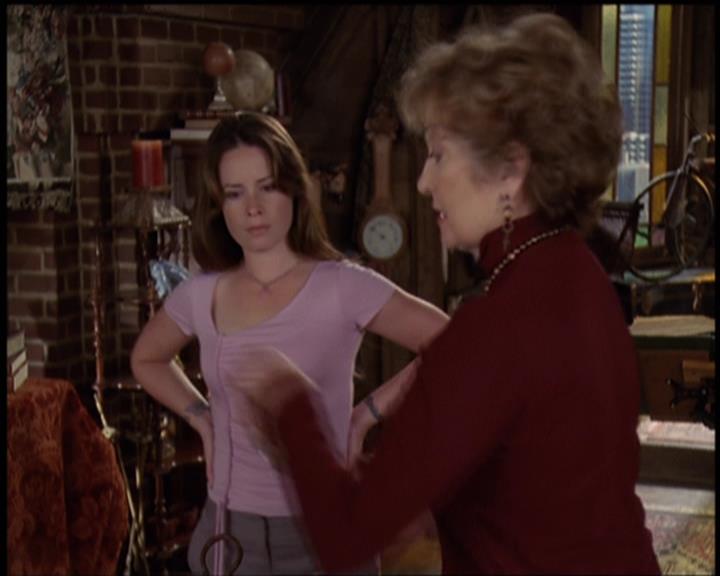 Charmed-Online-dot-net_5x21NecromancingTheStone1008.jpg Charmed-Online-dot-net_5x21NecromancingTheStone1008.jpg