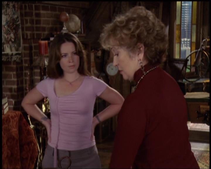 Charmed-Online-dot-net_5x21NecromancingTheStone1009.jpg Charmed-Online-dot-net_5x21NecromancingTheStone1009.jpg