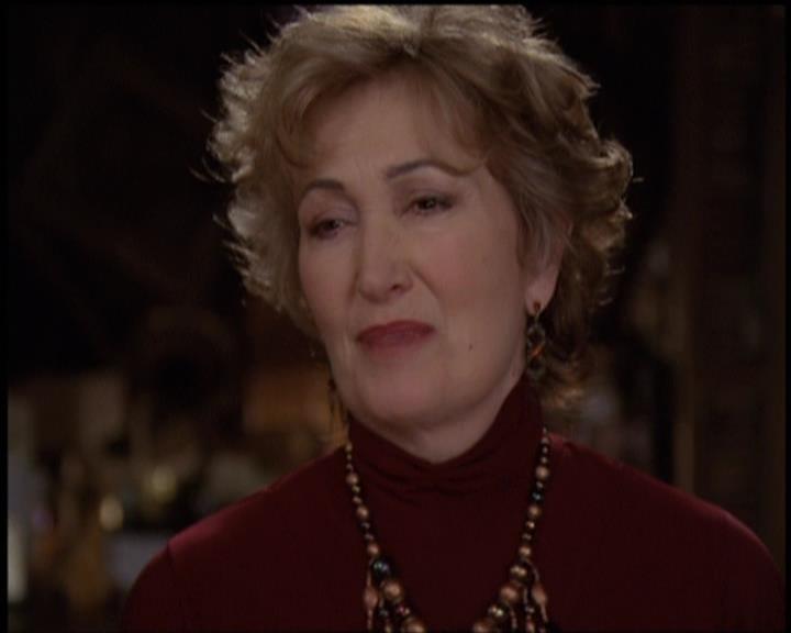 Charmed-Online-dot-net_5x21NecromancingTheStone1025.jpg Charmed-Online-dot-net_5x21NecromancingTheStone1025.jpg