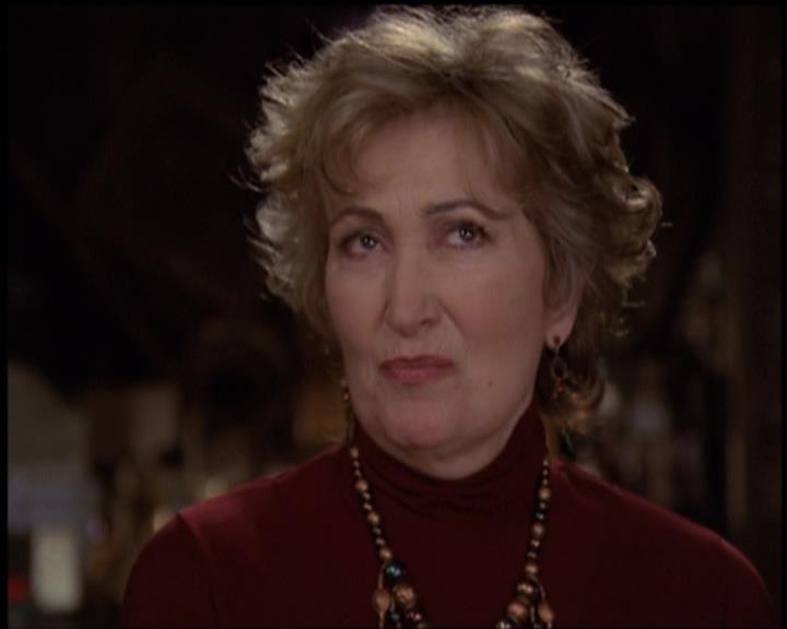 Charmed-Online-dot-net_5x21NecromancingTheStone1030.jpg Charmed-Online-dot-net_5x21NecromancingTheStone1030.jpg