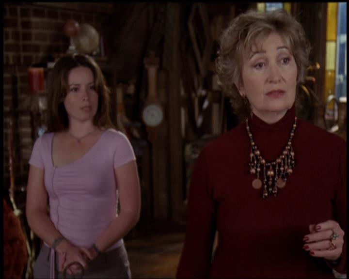 Charmed-Online-dot-net_5x21NecromancingTheStone1039.jpg Charmed-Online-dot-net_5x21NecromancingTheStone1039.jpg