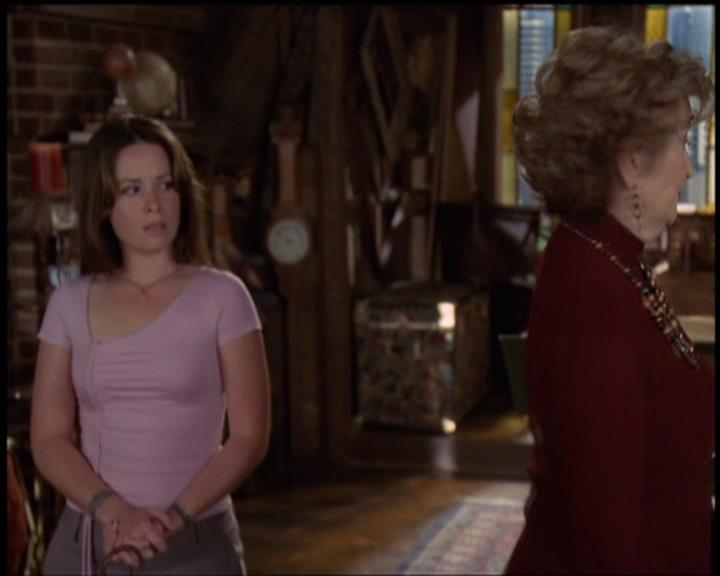 Charmed-Online-dot-net_5x21NecromancingTheStone1062.jpg Charmed-Online-dot-net_5x21NecromancingTheStone1062.jpg
