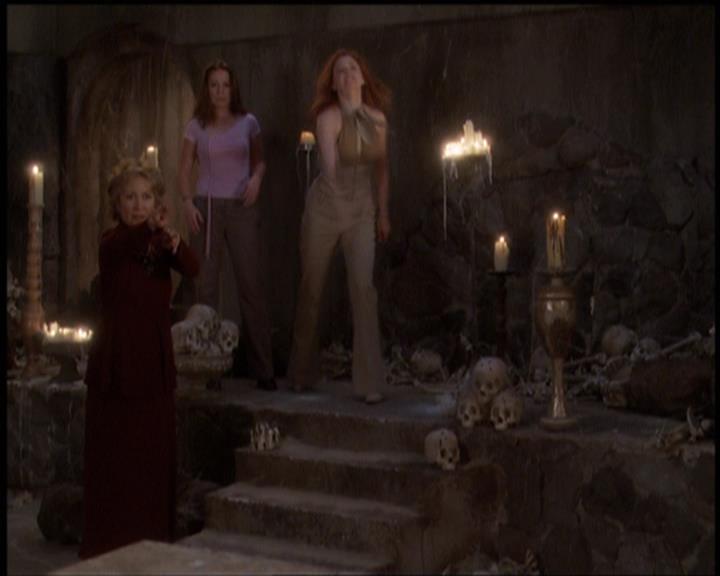 Charmed-Online-dot-net_5x21NecromancingTheStone1097.jpg Charmed-Online-dot-net_5x21NecromancingTheStone1097.jpg