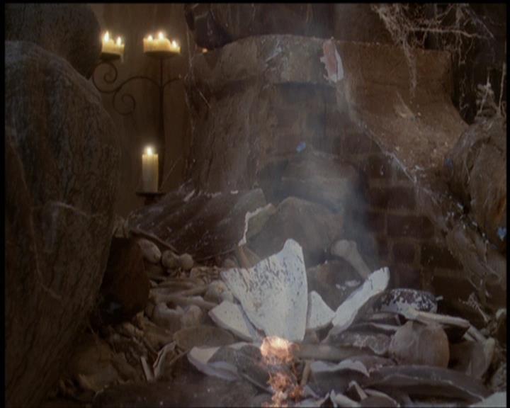 Charmed-Online-dot-net_5x21NecromancingTheStone1103.jpg Charmed-Online-dot-net_5x21NecromancingTheStone1103.jpg