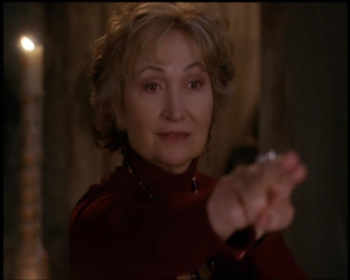 Charmed-Online-dot-net_5x21NecromancingTheStone1104.jpg Charmed-Online-dot-net_5x21NecromancingTheStone1104.jpg