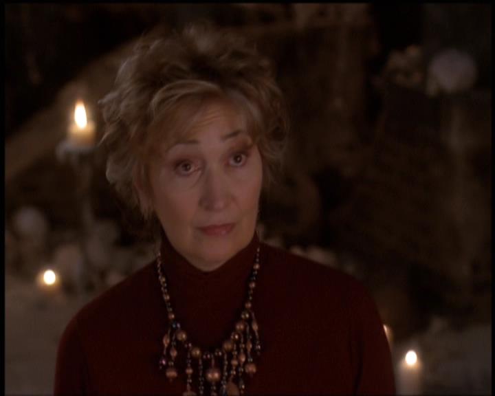 Charmed-Online-dot-net_5x21NecromancingTheStone1108.jpg Charmed-Online-dot-net_5x21NecromancingTheStone1108.jpg