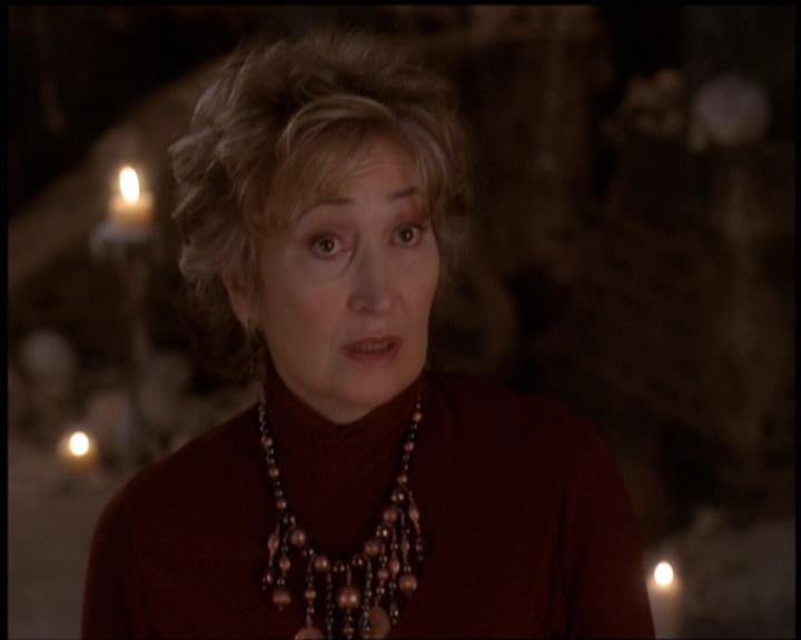 Charmed-Online-dot-net_5x21NecromancingTheStone1109.jpg Charmed-Online-dot-net_5x21NecromancingTheStone1109.jpg