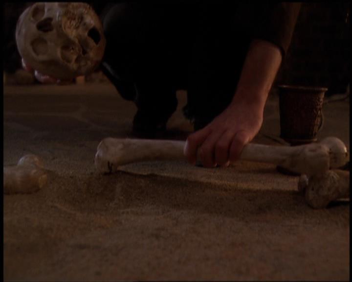 Charmed-Online-dot-net_5x21NecromancingTheStone1221.jpg