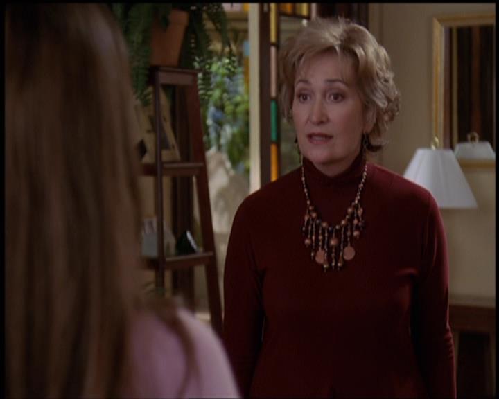 Charmed-Online-dot-net_5x21NecromancingTheStone1374.jpg Charmed-Online-dot-net_5x21NecromancingTheStone1374.jpg