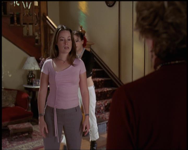 Charmed-Online-dot-net_5x21NecromancingTheStone1526.jpg Charmed-Online-dot-net_5x21NecromancingTheStone1526.jpg