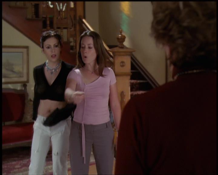 Charmed-Online-dot-net_5x21NecromancingTheStone1527.jpg Charmed-Online-dot-net_5x21NecromancingTheStone1527.jpg