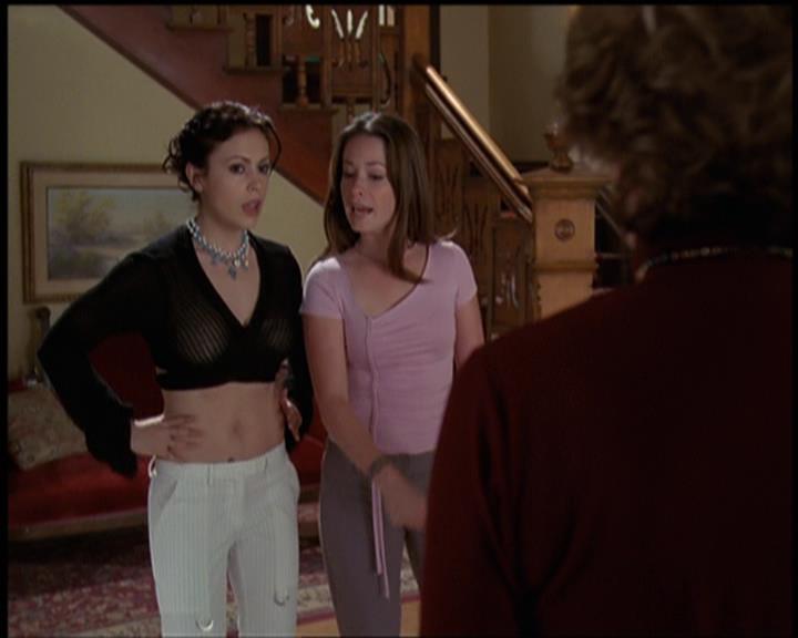 Charmed-Online-dot-net_5x21NecromancingTheStone1528.jpg Charmed-Online-dot-net_5x21NecromancingTheStone1528.jpg