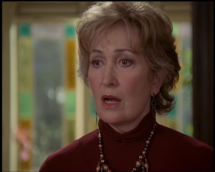 Charmed-Online-dot-net_5x21NecromancingTheStone1529.jpg Charmed-Online-dot-net_5x21NecromancingTheStone1529.jpg