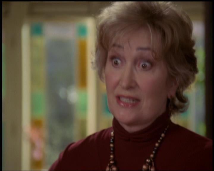 Charmed-Online-dot-net_5x21NecromancingTheStone1540.jpg Charmed-Online-dot-net_5x21NecromancingTheStone1540.jpg