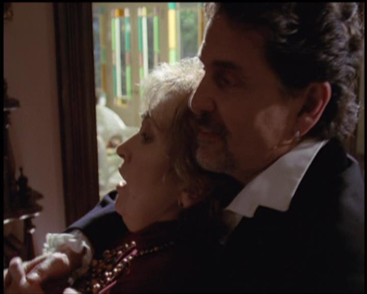 Charmed-Online-dot-net_5x21NecromancingTheStone1574.jpg Charmed-Online-dot-net_5x21NecromancingTheStone1574.jpg