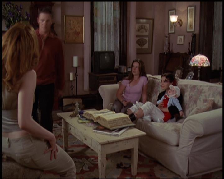 Charmed-Online-dot-net_5x21NecromancingTheStone1620.jpg Charmed-Online-dot-net_5x21NecromancingTheStone1620.jpg