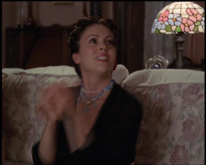 Charmed-Online-dot-net_5x21NecromancingTheStone1625.jpg Charmed-Online-dot-net_5x21NecromancingTheStone1625.jpg