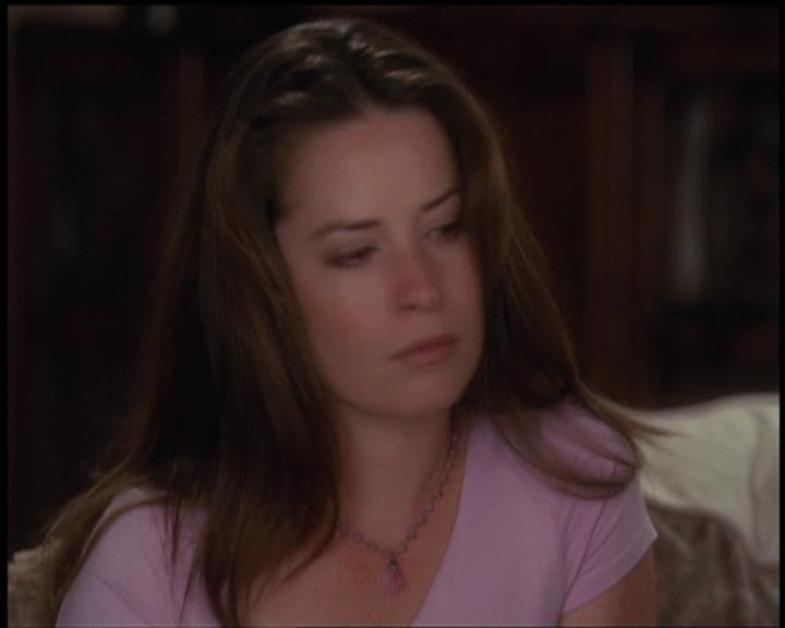 Charmed-Online-dot-net_5x21NecromancingTheStone1642.jpg Charmed-Online-dot-net_5x21NecromancingTheStone1642.jpg