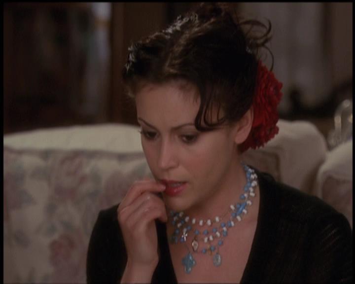 Charmed-Online-dot-net_5x21NecromancingTheStone1658.jpg Charmed-Online-dot-net_5x21NecromancingTheStone1658.jpg