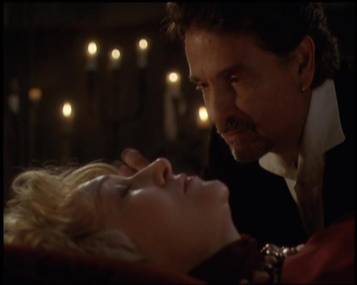 Charmed-Online-dot-net_5x21NecromancingTheStone1678.jpg Charmed-Online-dot-net_5x21NecromancingTheStone1678.jpg