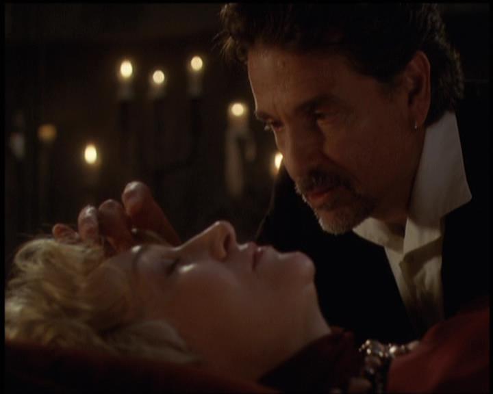 Charmed-Online-dot-net_5x21NecromancingTheStone1679.jpg Charmed-Online-dot-net_5x21NecromancingTheStone1679.jpg