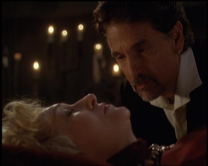 Charmed-Online-dot-net_5x21NecromancingTheStone1684.jpg Charmed-Online-dot-net_5x21NecromancingTheStone1684.jpg