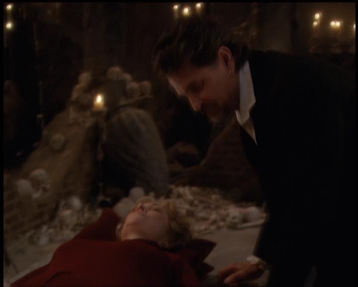 Charmed-Online-dot-net_5x21NecromancingTheStone1686.jpg Charmed-Online-dot-net_5x21NecromancingTheStone1686.jpg