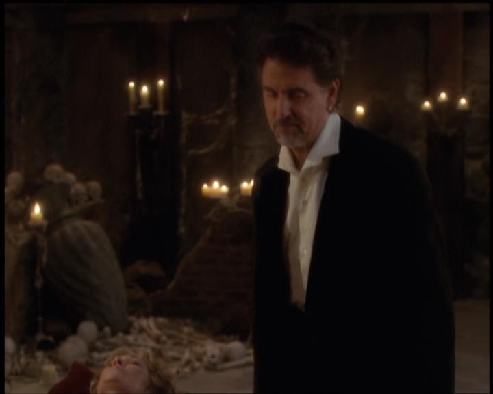 Charmed-Online-dot-net_5x21NecromancingTheStone1687.jpg Charmed-Online-dot-net_5x21NecromancingTheStone1687.jpg