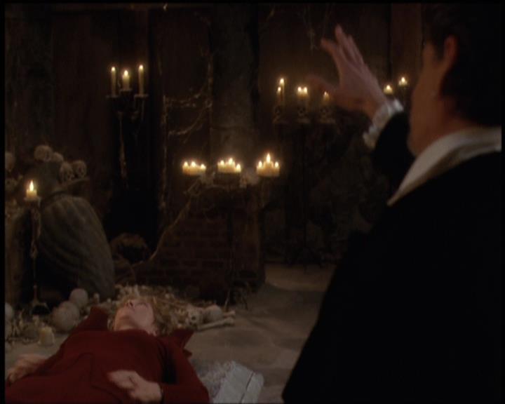 Charmed-Online-dot-net_5x21NecromancingTheStone1692.jpg Charmed-Online-dot-net_5x21NecromancingTheStone1692.jpg