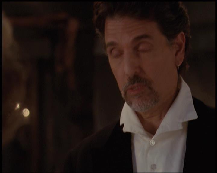 Charmed-Online-dot-net_5x21NecromancingTheStone1725.jpg Charmed-Online-dot-net_5x21NecromancingTheStone1725.jpg