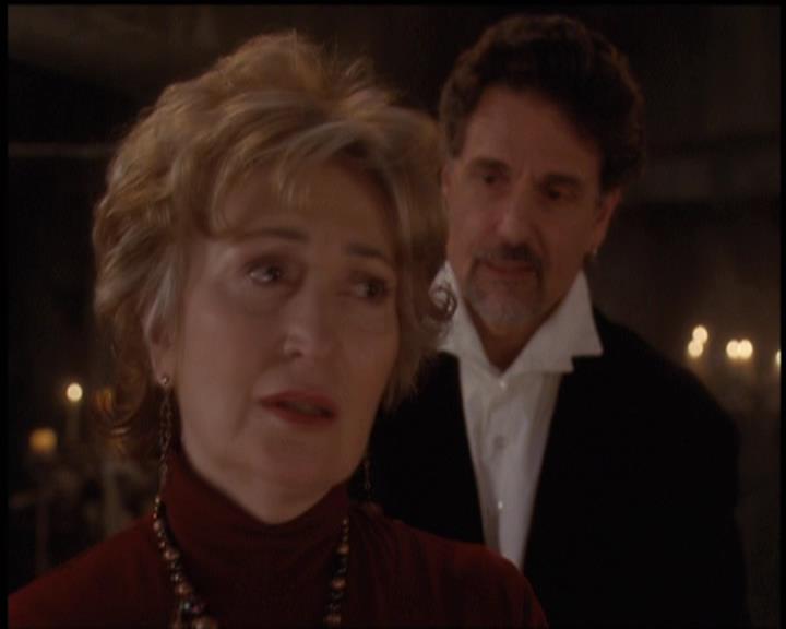 Charmed-Online-dot-net_5x21NecromancingTheStone1748.jpg Charmed-Online-dot-net_5x21NecromancingTheStone1748.jpg