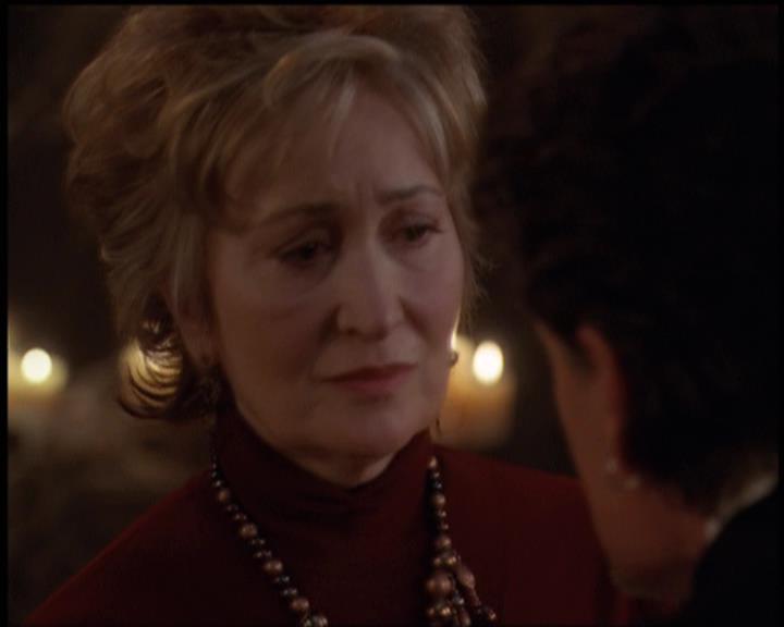 Charmed-Online-dot-net_5x21NecromancingTheStone1757.jpg Charmed-Online-dot-net_5x21NecromancingTheStone1757.jpg