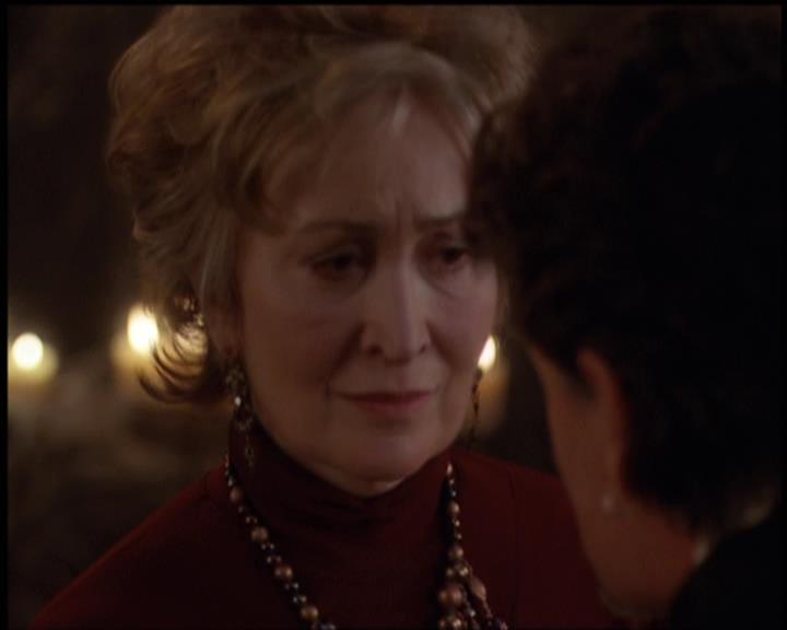 Charmed-Online-dot-net_5x21NecromancingTheStone1762.jpg Charmed-Online-dot-net_5x21NecromancingTheStone1762.jpg