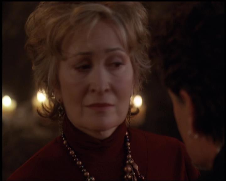 Charmed-Online-dot-net_5x21NecromancingTheStone1768.jpg Charmed-Online-dot-net_5x21NecromancingTheStone1768.jpg