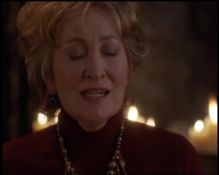 Charmed-Online-dot-net_5x21NecromancingTheStone1775.jpg Charmed-Online-dot-net_5x21NecromancingTheStone1775.jpg