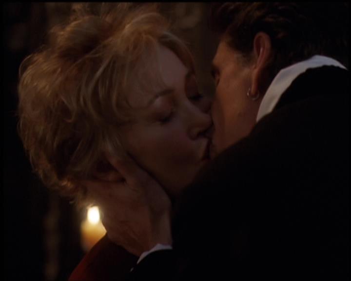 Charmed-Online-dot-net_5x21NecromancingTheStone1798.jpg Charmed-Online-dot-net_5x21NecromancingTheStone1798.jpg