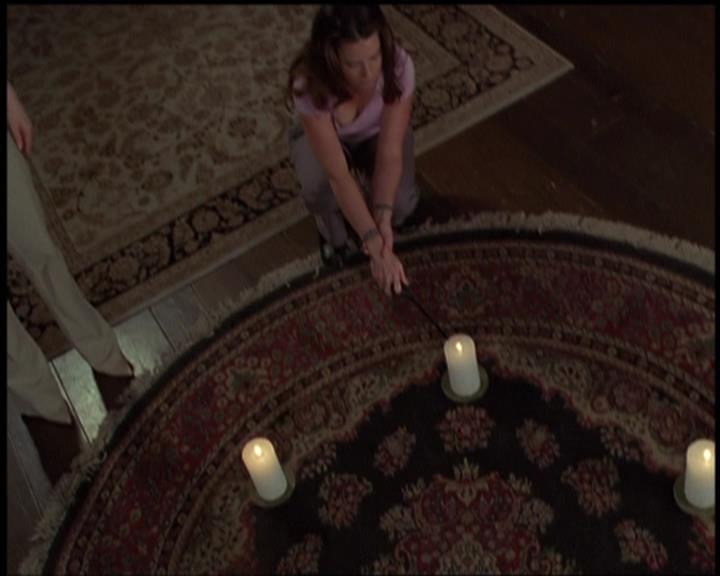 Charmed-Online-dot-net_5x21NecromancingTheStone1819.jpg Charmed-Online-dot-net_5x21NecromancingTheStone1819.jpg