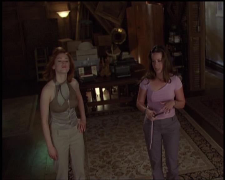 Charmed-Online-dot-net_5x21NecromancingTheStone1821.jpg Charmed-Online-dot-net_5x21NecromancingTheStone1821.jpg