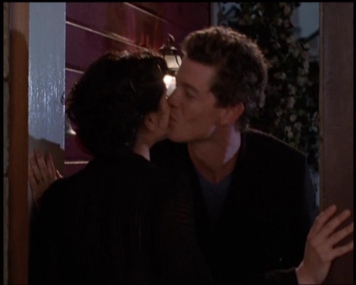 Charmed-Online-dot-net_5x21NecromancingTheStone1929.jpg Charmed-Online-dot-net_5x21NecromancingTheStone1929.jpg