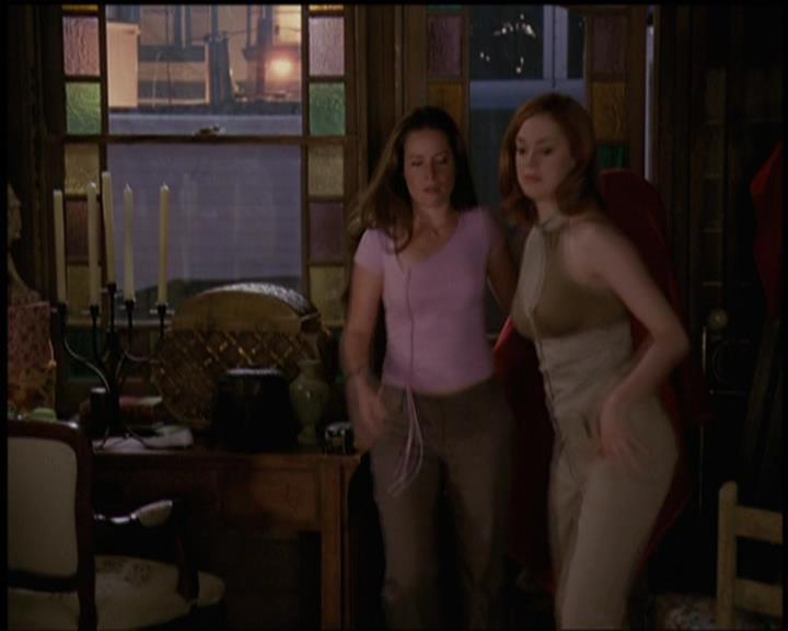 Charmed-Online-dot-net_5x21NecromancingTheStone1941.jpg Charmed-Online-dot-net_5x21NecromancingTheStone1941.jpg
