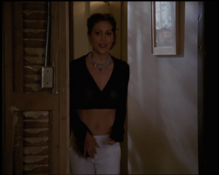 Charmed-Online-dot-net_5x21NecromancingTheStone1944.jpg Charmed-Online-dot-net_5x21NecromancingTheStone1944.jpg