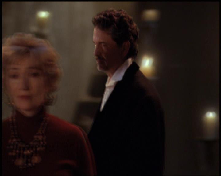 Charmed-Online-dot-net_5x21NecromancingTheStone1959.jpg Charmed-Online-dot-net_5x21NecromancingTheStone1959.jpg