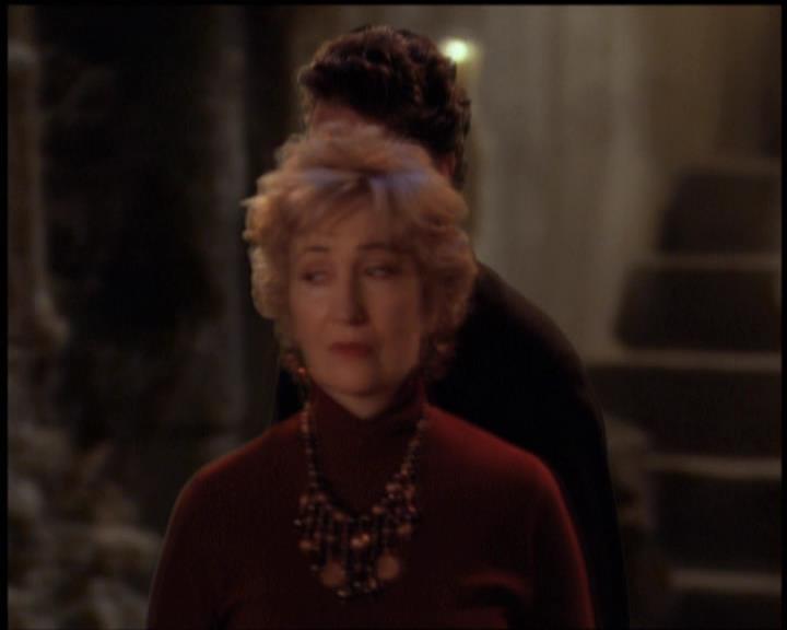 Charmed-Online-dot-net_5x21NecromancingTheStone1960.jpg Charmed-Online-dot-net_5x21NecromancingTheStone1960.jpg