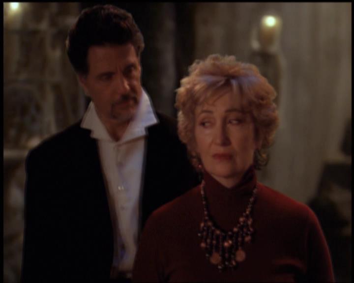 Charmed-Online-dot-net_5x21NecromancingTheStone1961.jpg