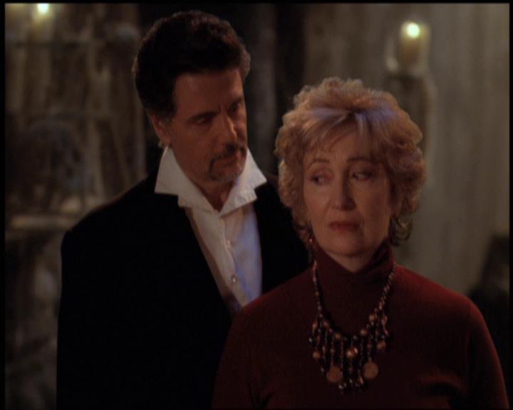 Charmed-Online-dot-net_5x21NecromancingTheStone1962.jpg Charmed-Online-dot-net_5x21NecromancingTheStone1962.jpg