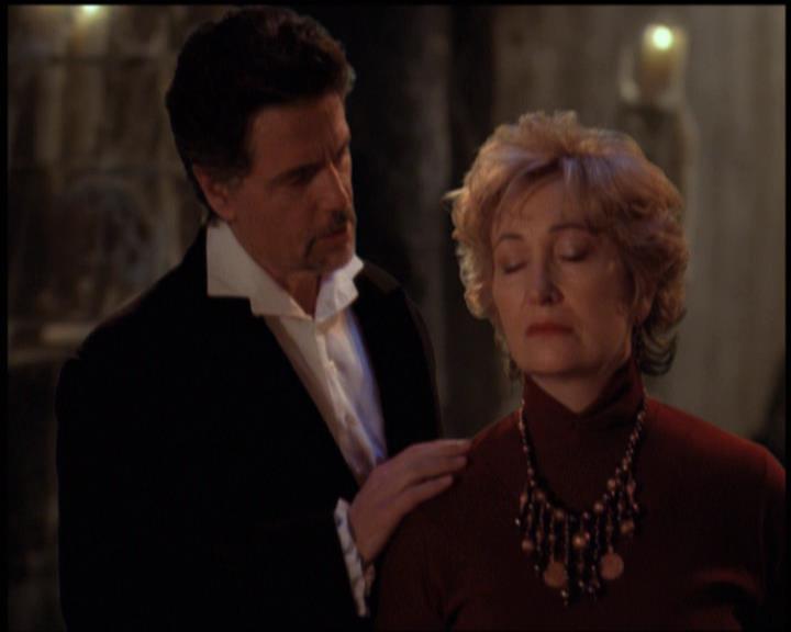 Charmed-Online-dot-net_5x21NecromancingTheStone1972.jpg Charmed-Online-dot-net_5x21NecromancingTheStone1972.jpg