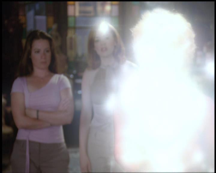 Charmed-Online-dot-net_5x21NecromancingTheStone1976.jpg Charmed-Online-dot-net_5x21NecromancingTheStone1976.jpg